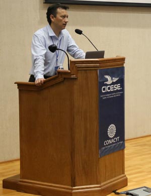 Dr. Raul Rivera durante la inauguracion del evento. Credito Karla Navarro