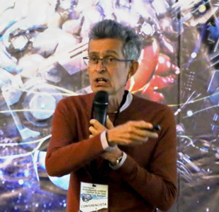 300-El-Dr.-Humberto-Sossa-en-conferencia-donde-presentó-los-avances-en-el-diseño-del-vehículo-tipo-rover-1.jpg