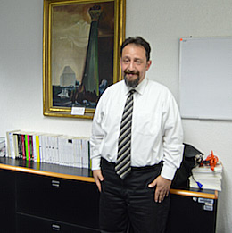 Dr Salvador Lluch